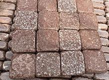 Брусчатка галтованная из лемизита, цвет-бордо, фото Купить Лемезит-брусчатка-галтованная, цвет-бордо в Черкесске